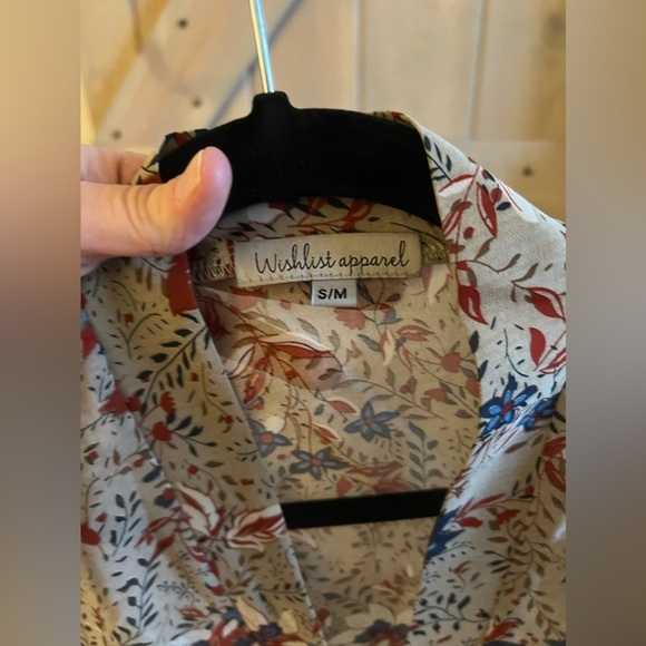 LIKE NEW Wishlist Tie Front Blouse - Picture 3 of 10